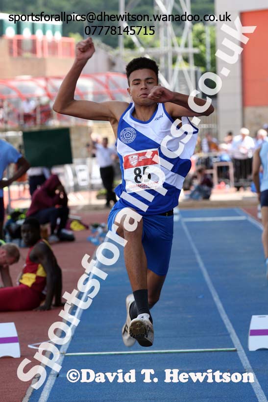 Inter boys triple jump, English Schools Track and Field. Photo: David T. Hewitson/Sports for All Pics